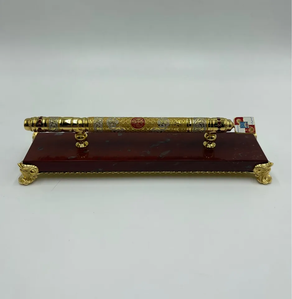 Ручка шариковая на подставке, золото 999